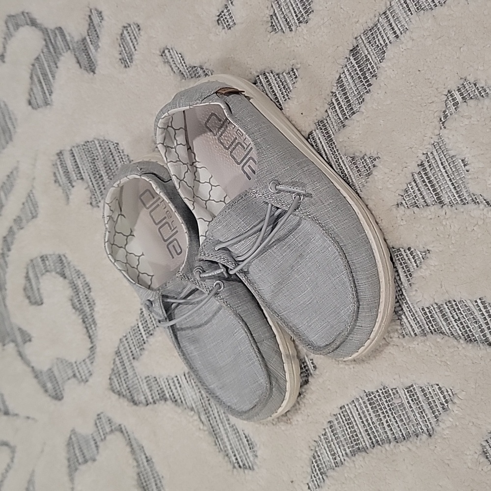 Girls or boys hey dudes